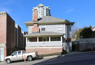 841 Royal Ave in New Westminster, BC - Building Photo - Primary Photo