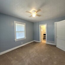 2012 SW Van Buren St in Topeka, KS - Building Photo - Building Photo