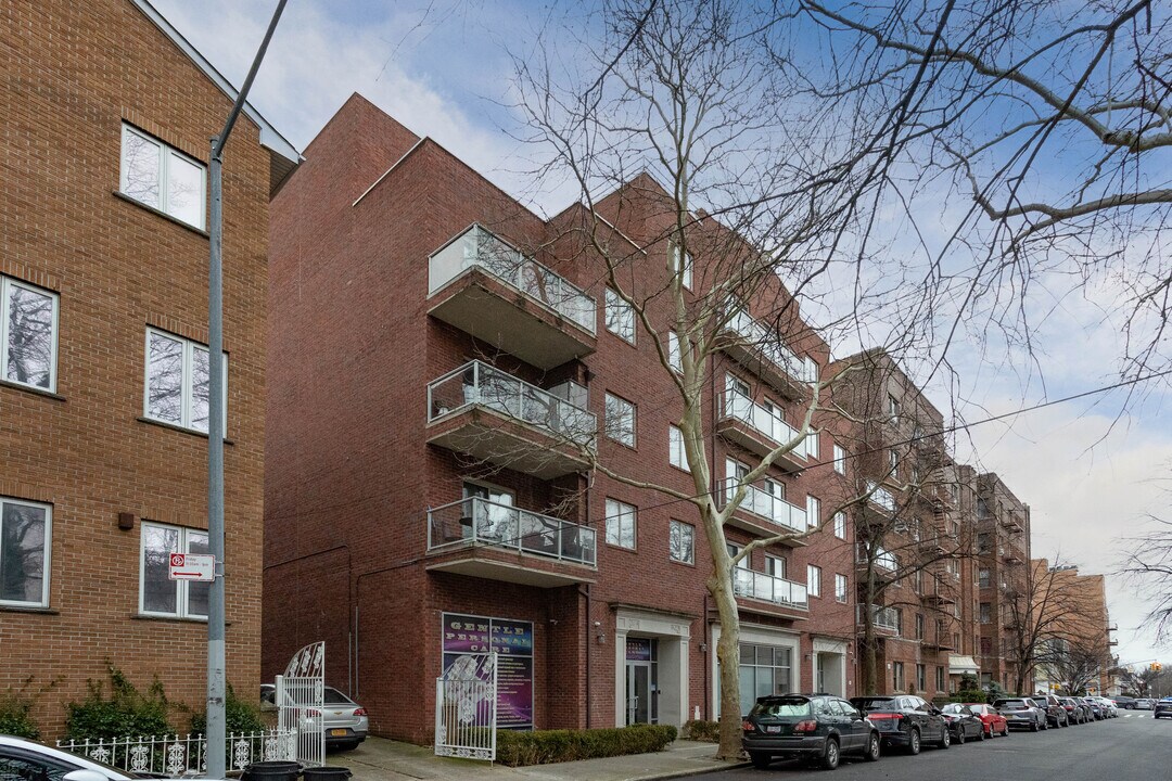 1689 E 21st St in Brooklyn, NY - Building Photo