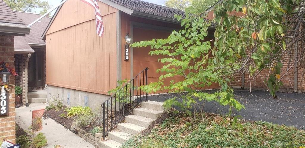 1305 Camphill Way in West Carrollton, OH - Building Photo