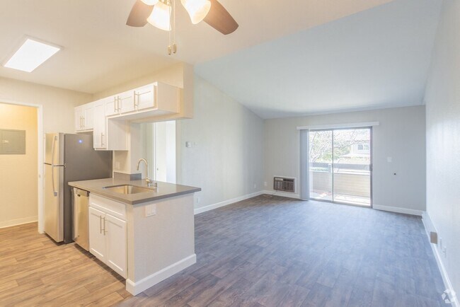 Monte Vista Apartments in Morgan Hill, CA - Foto de edificio - Building Photo
