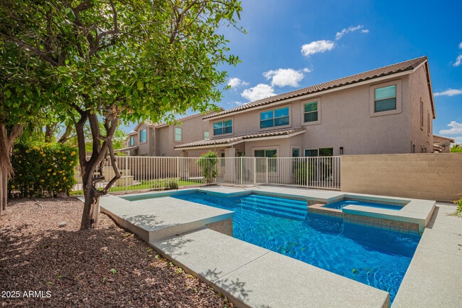 property at 2018 E Avenida del Sol