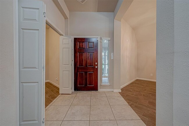 property at 722 Silver Creek Cir
