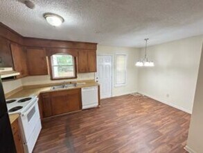 125 Manorwood Ct in Columbia, SC - Foto de edificio - Building Photo