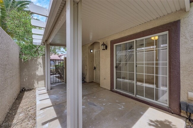 2607 Peat Moss Ave in Henderson, NV - Building Photo - Building Photo