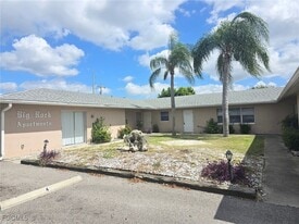 3815 SE 15th Pl in Cape Coral, FL - Building Photo