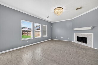 18519 Bare Meadow Ln in Katy, TX - Foto de edificio - Building Photo