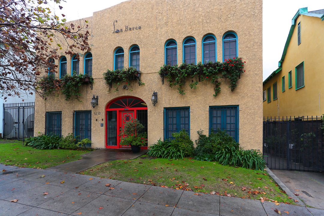 La Barca in Los Angeles, CA - Foto de edificio