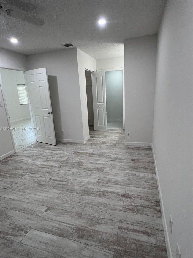 9203 SW 138th Pl in Miami, FL - Building Photo - Building Photo