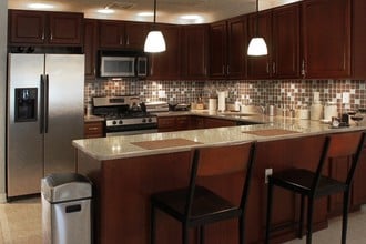 10310 Rockaway Beach Blvd, Unit A in Queens, NY - Foto de edificio - Building Photo