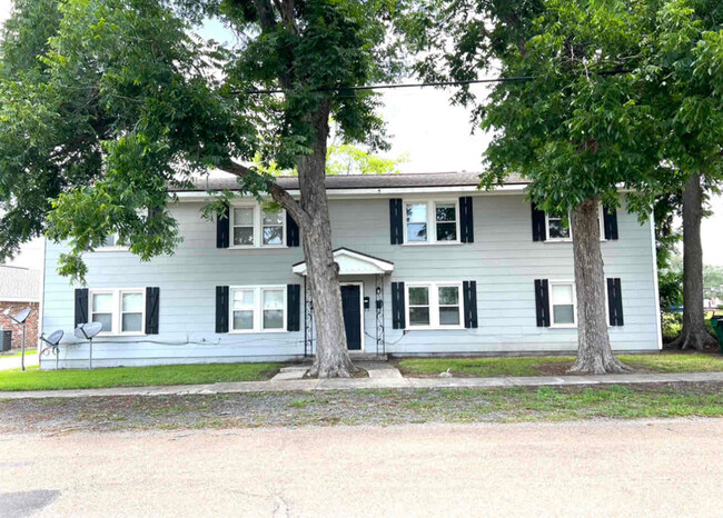 property at 301 E Lafayette St