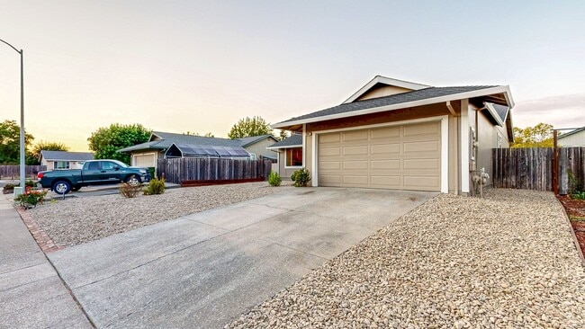8836 Lancaster Dr in Rohnert Park, CA - Building Photo - Building Photo