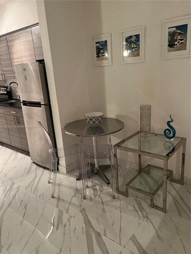 1611 West Dr in Miami Beach, FL - Building Photo - Building Photo