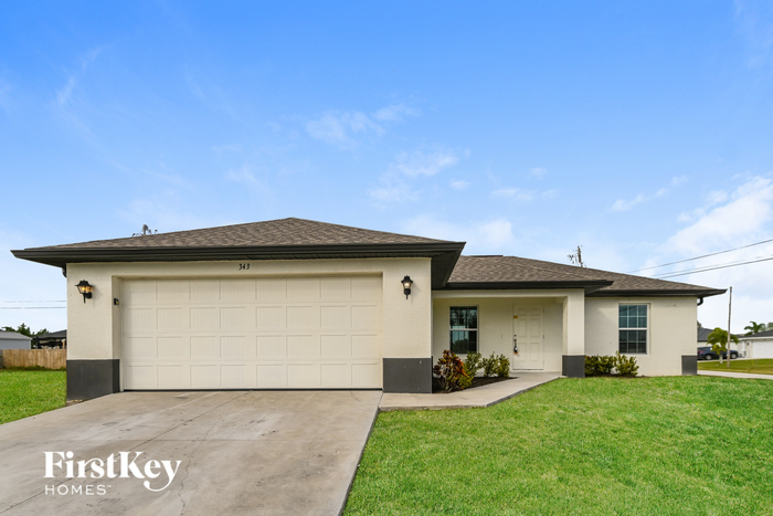 343 NE 10th Terrace in Cape Coral, FL - Building Photo