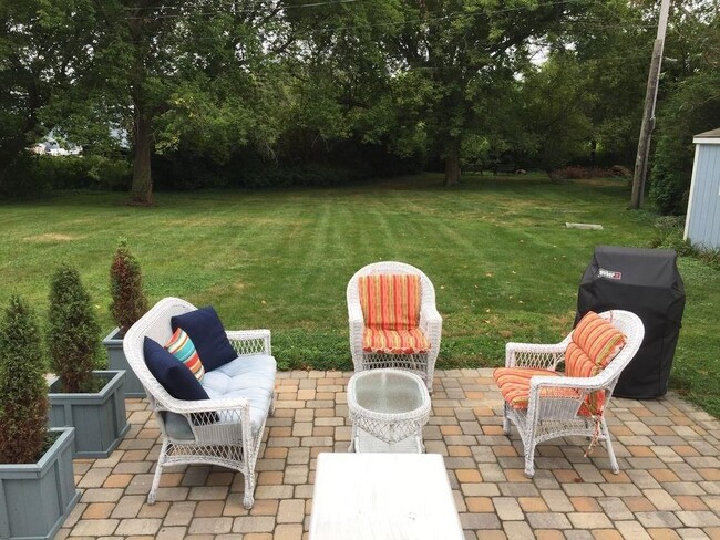 18 Willow Ct in Portsmouth, RI - Building Photo - Building Photo