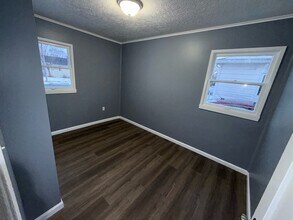 2103 Willowrow Ave NE in Canton, OH - Building Photo - Building Photo