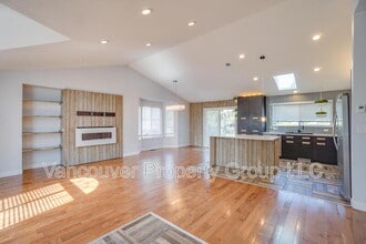 5611 NE 48th Ave in Vancouver, WA - Foto de edificio - Building Photo