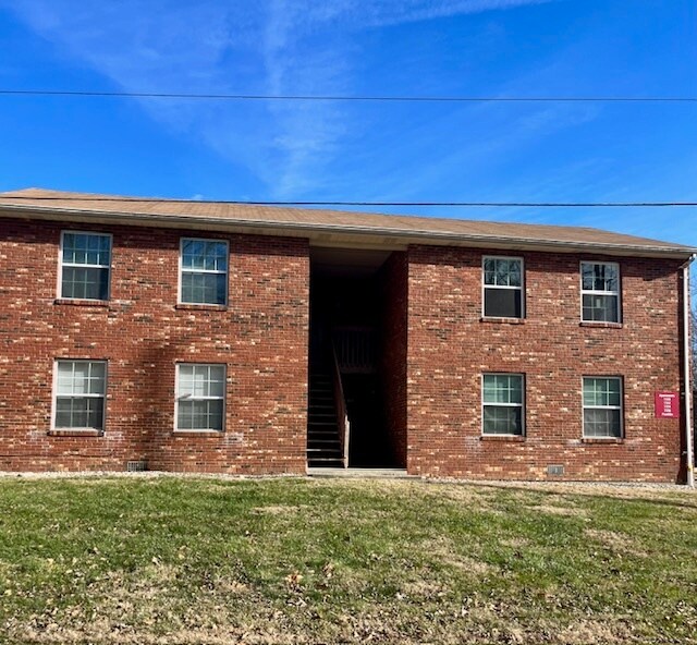 1352 Franklin Ave, Unit 1350 Franklin in Collinsville, IL - Building Photo