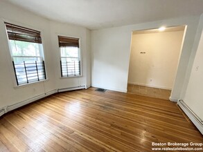 7 Iroquois St, Unit 2 in Boston, MA - Building Photo - Building Photo