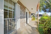 15306 Tadworth Dr in Houston, TX - Foto de edificio - Building Photo