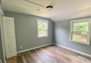 244 Woodlawn Cir in East Hartford, CT - Building Photo - Building Photo