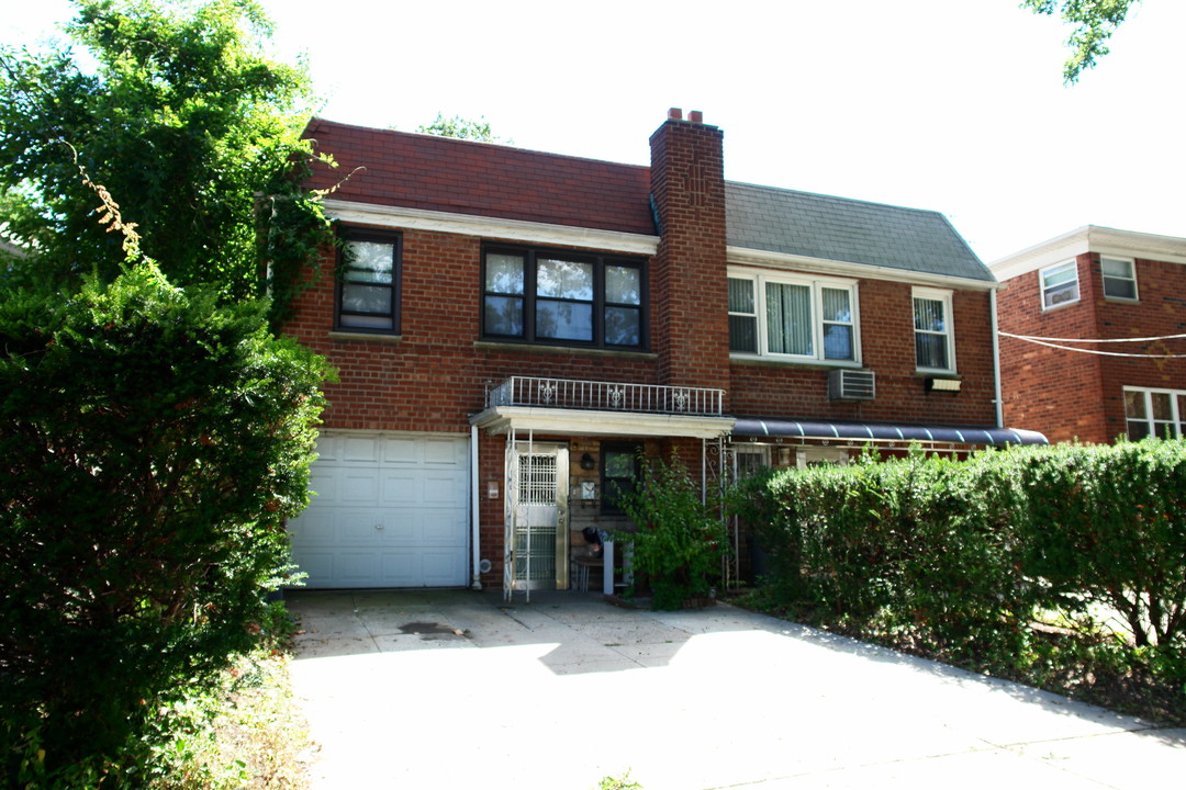 14948 Sanford Ave in Flushing, NY - Building Photo