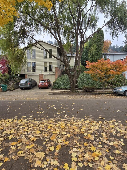 3121 SW 2nd Ave in Portland, OR - Building Photo