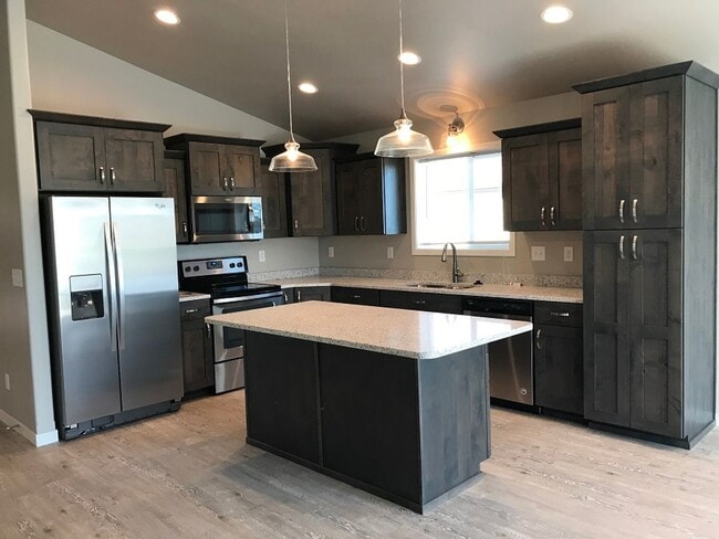 property at 1305 Goldenwood Dr