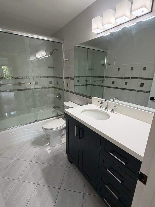 828 N El Camino Real, Unit 8 in San Mateo, CA - Building Photo - Building Photo