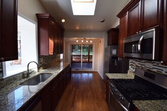1507 Oakview Dr in Silver Spring, MD - Building Photo - Building Photo