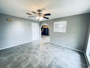 210 N Michigan Ave in Mercedes, TX - Building Photo - Building Photo