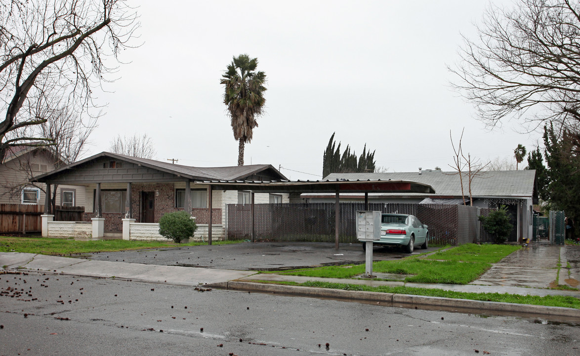 692 Angelus St in Turlock, CA - Building Photo