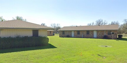 502 San Antonio St in Marlin, TX - Building Photo - Building Photo