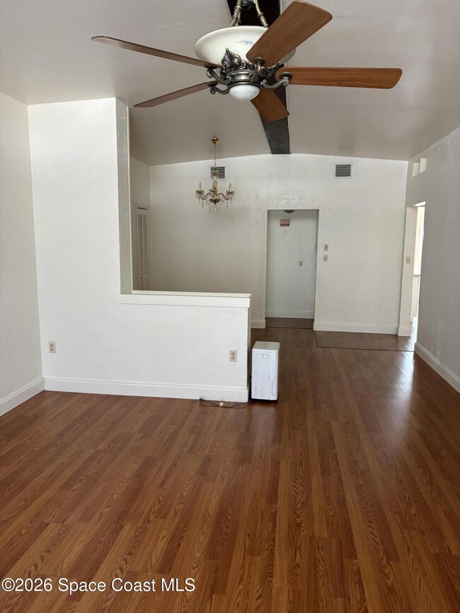 385 S Brevard Ave in Cocoa Beach, FL - Building Photo - Building Photo