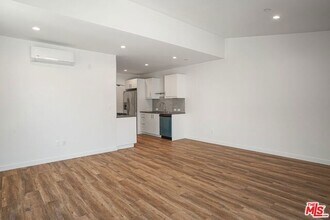 1166 Cochran Ave in Los Angeles, CA - Building Photo - Building Photo