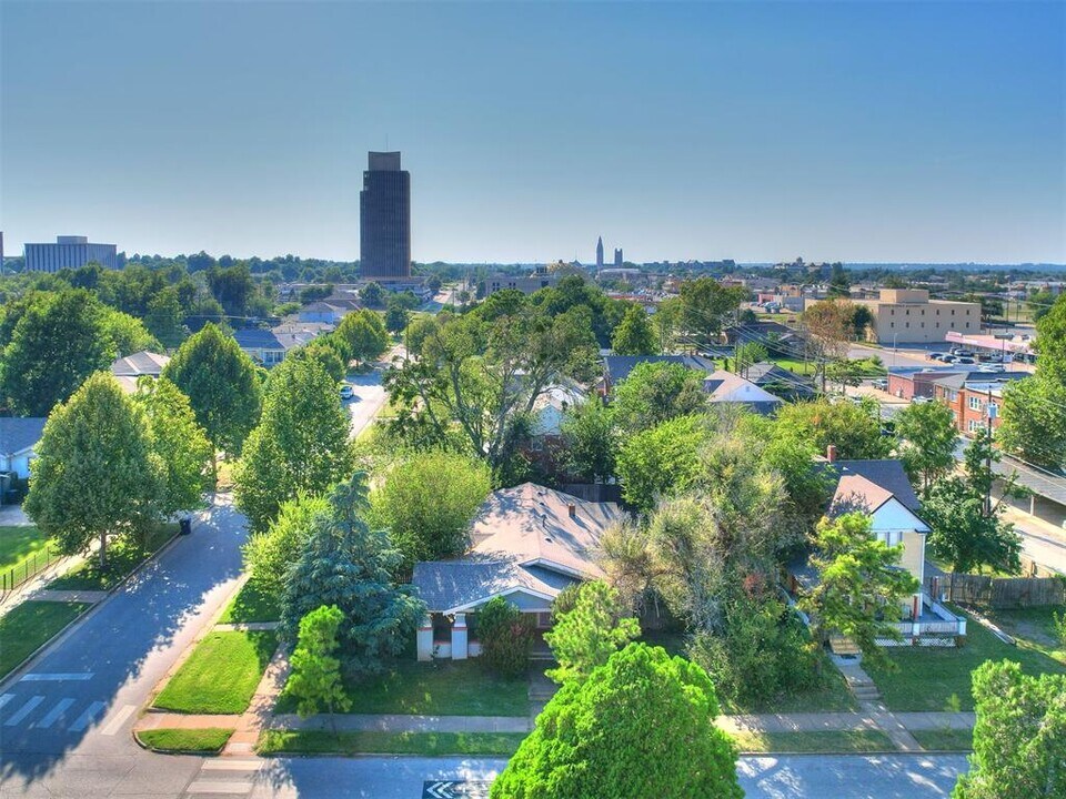 2301 N Shartel Ave in Oklahoma City, OK - Building Photo
