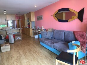 22 Navy St-Unit -203 in Los Angeles, CA - Building Photo - Building Photo