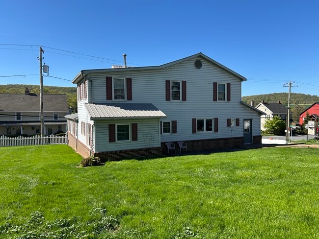 245 Fetterville Rd in East Earl, PA - Building Photo - Building Photo
