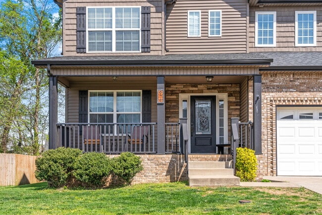 974 Harding Dr in Clarksville, TN - Building Photo - Building Photo