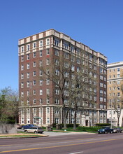 The Wiltshire in St. Louis, MO - Building Photo - Building Photo