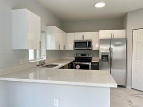 808 NW 16th Ave in Fort Lauderdale, FL - Building Photo - Building Photo