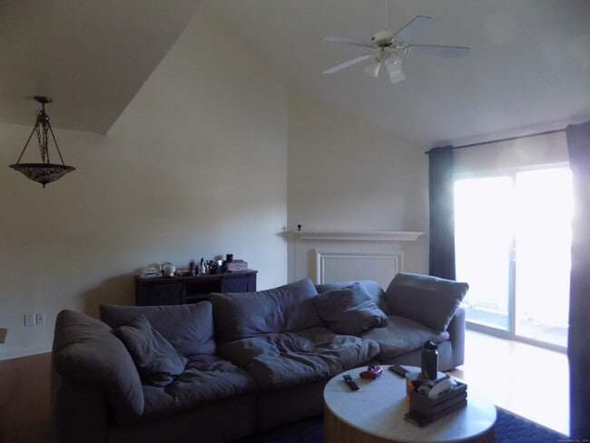 112 Willow Springs in New Milford, CT - Building Photo - Building Photo