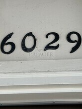 6029 Barton St in Shawnee, KS - Building Photo - Building Photo