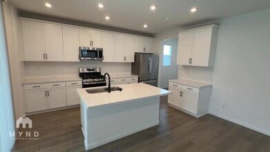 2194 Anders Ave in Manteca, CA - Building Photo - Building Photo