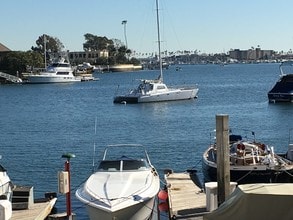 Bayshore Apartments in Newport Beach, CA - Building Photo - Building Photo