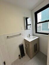 173 Everett St, Unit 2 in Boston, MA - Building Photo - Building Photo