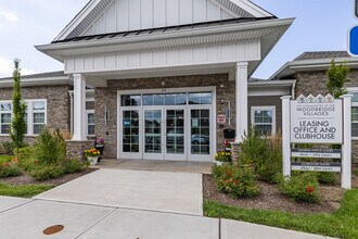 Woodbridge Village in Avenel, NJ - Foto de edificio - Building Photo