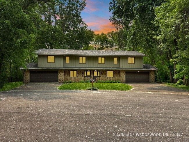 property at 5345-5347 Wedgewood Dr