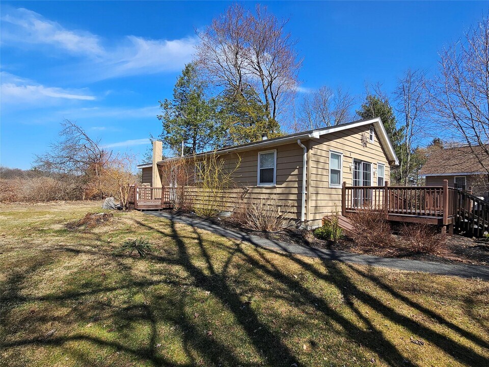5 Friendly Acres in Camp Bell Hall, NY - Building Photo