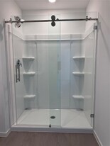 12915 Shells Ln in Barrett, TX - Building Photo